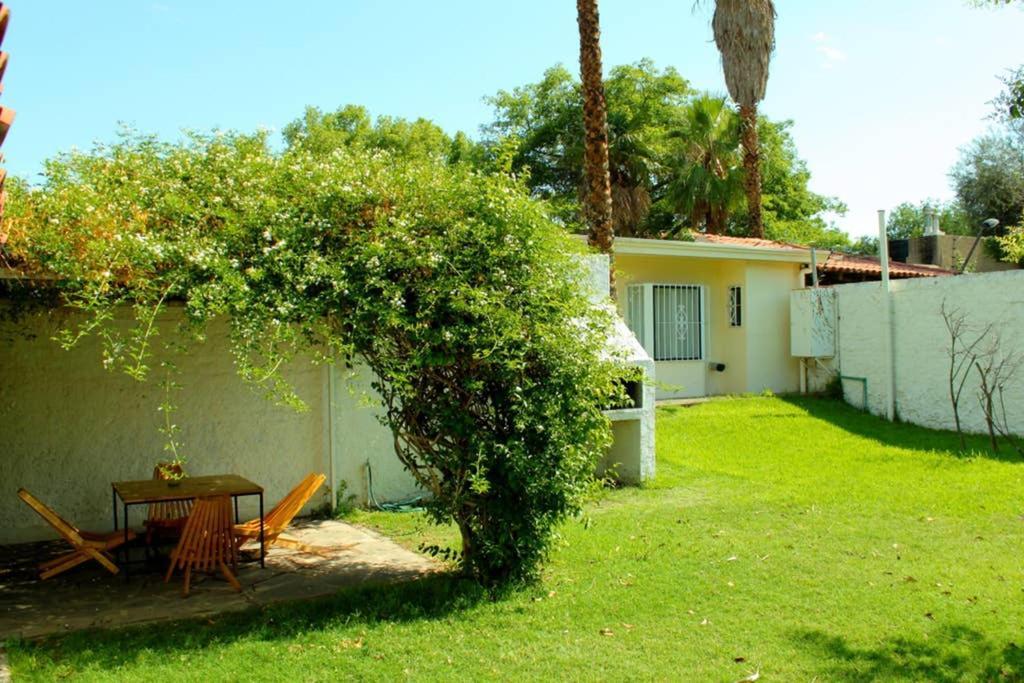 Big beautiful house with garden in 5ta Sección neighbourhood Mendoza Exterior foto
